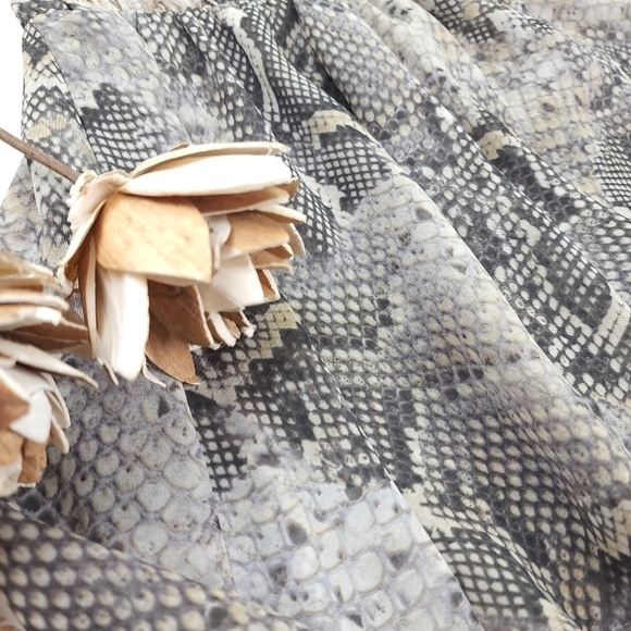 Show Me Your Mumu Snakeskin Print Sheer Layered Shorts Sz XS - Picture 12 of 14